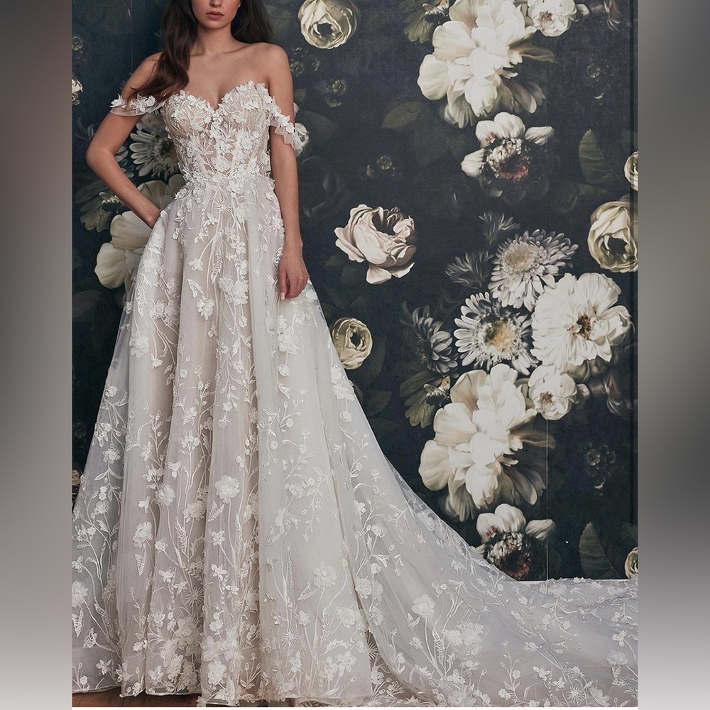 Calla Blanche wedding gown